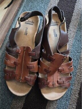 Clark’s Women’s Lexi Marigold Sandals size 6.5XW NEW